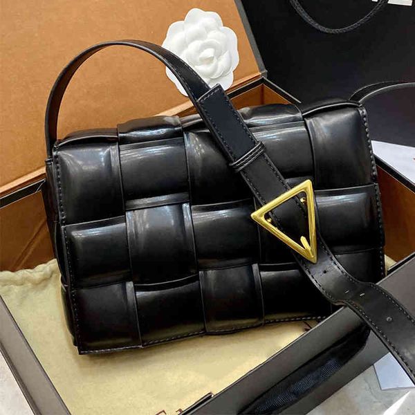 wholesale bottage bvs pillow french minority fashion trend high-grade feeling small square leather cross woven hand handbag yw
wholesale bottage bvs pillow french minority fashion trend high-grade feeling small square leather cross woven hand handbag yw