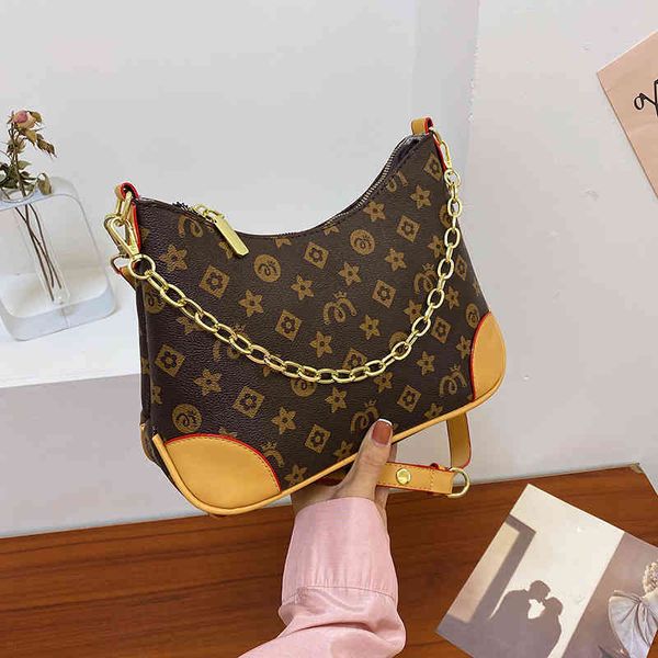 2022 factory outlet bag women new old flower single shoulder messenger women's armpit net red fashion small square color matching chain
2022 factory outlet bag women new old flower single shoulder messenger women's armpit net red fashion small square color matching chain
