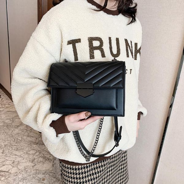 black v pattern pu leather women's chain shoulder bag solid color clamshell crossbody bags shoppers simple luxury handbags sac cross bo
black v pattern pu leather women's chain shoulder bag solid color clamshell crossbody bags shoppers simple luxury handbags sac cross bo