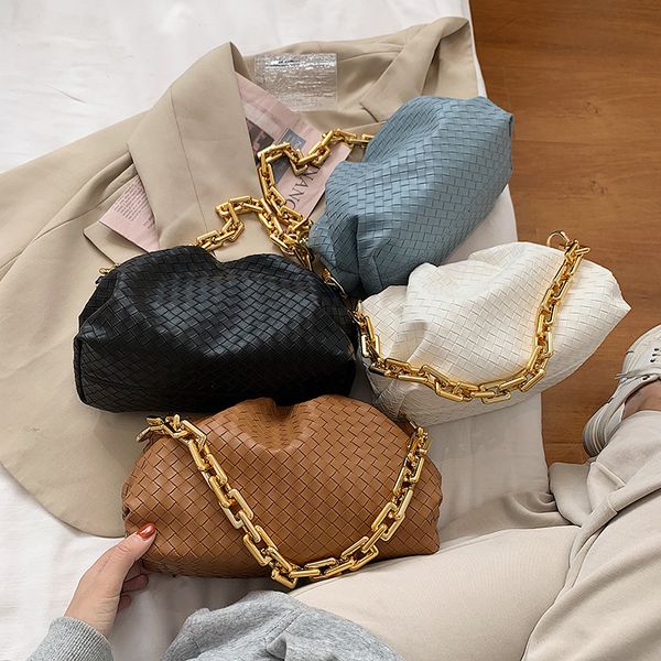 fashion woven chain dumpling cloud simple one shoulder messenger hand hold banquet bag
fashion woven chain dumpling cloud simple one shoulder messenger hand hold banquet bag