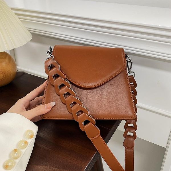shoulder bags niche design bag 2021 female autumn retro messenger senior square underarm width: 20cm
shoulder bags niche design bag 2021 female autumn retro messenger senior square underarm width: 20cm