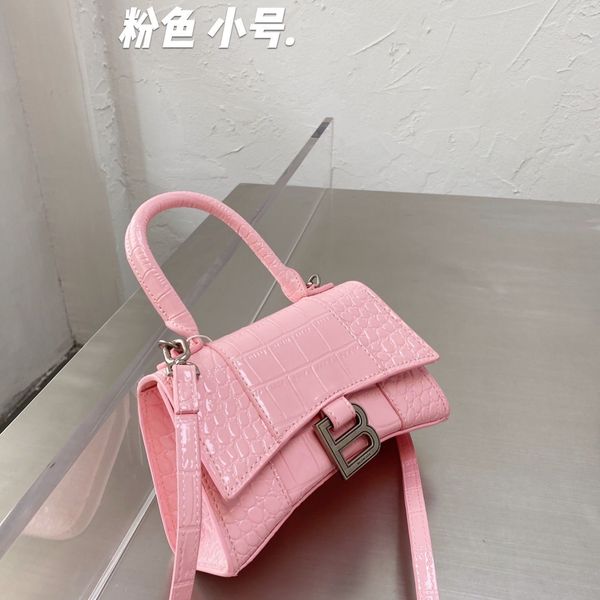 b family 2021 pink hourglass crocodile pattern leather one shoulder slant cross portable fashion net red women's bag
b family 2021 pink hourglass crocodile pattern leather one shoulder slant cross portable fashion net red women's bag