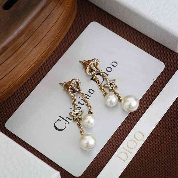 luxury designer fashion letter jewelry 2021 earrings for pearl cd women d family dijiafengwang red temperament, Red;brown
luxury designer fashion letter jewelry 2021 earrings for pearl cd women d family dijiafengwang red temperament, Red;brown