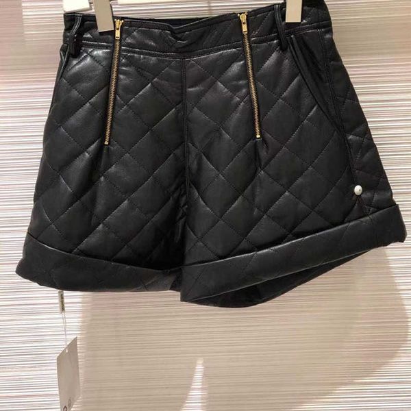 women's shorts shorts women black faux leather plaid zipper s q3v5, White;black
women's shorts shorts women black faux leather plaid zipper s q3v5, White;black