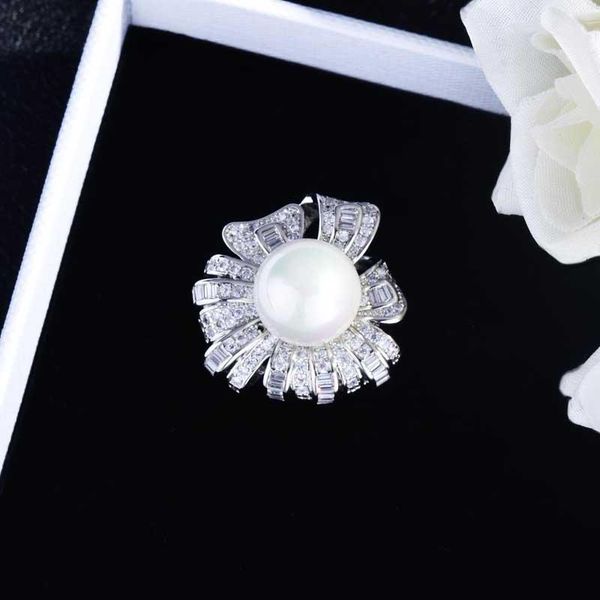wedding rings exquisite romantic flower pearl inlay dazzling small zircon korean style elegant jewelry for women engagement gift, Slivery;golden
wedding rings exquisite romantic flower pearl inlay dazzling small zircon korean style elegant jewelry for women engagement gift, Slivery;golden