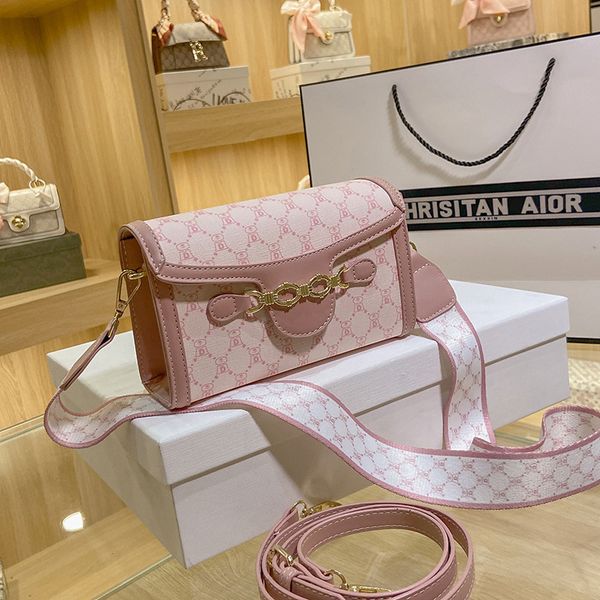 luxury handbags fashion printed mobile phone women's 2021 summer new mini messenger simple versatile one shoulder small square bag
luxury handbags fashion printed mobile phone women's 2021 summer new mini messenger simple versatile one shoulder small square bag