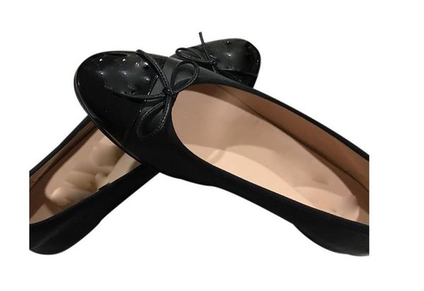 designer women womens white mens shoes espadrilles withheeled sandals coarse heel leather flower black ballet flat shoes super soft floral b
designer women womens white mens shoes espadrilles withheeled sandals coarse heel leather flower black ballet flat shoes super soft floral b