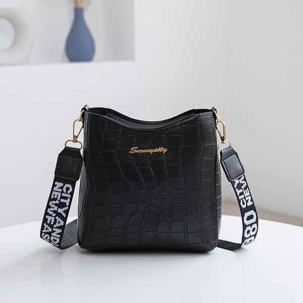 fashion women's 2021 new korean single shoulder messenger bag bucket small square bag
fashion women's 2021 new korean single shoulder messenger bag bucket small square bag