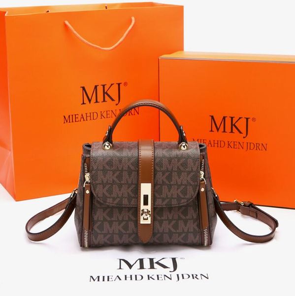 High-quality bags handbags women shoulder bag Fashion High capacity pillow Cross Body Boutique gift, Brown
High-quality bags handbags women shoulder bag Fashion High capacity pillow Cross Body Boutique gift, Brown