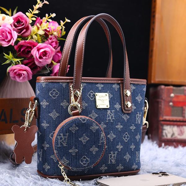 evening bags tote for women 2021 fashion genuine leather denim handbag all-match casual shoulder satchels female bag petit sac femme
evening bags tote for women 2021 fashion genuine leather denim handbag all-match casual shoulder satchels female bag petit sac femme