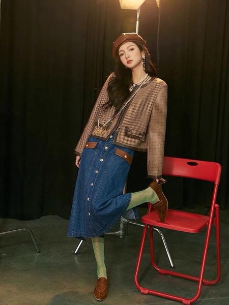 women's jackets luxury autumn 2021 wool patchwork plaid jacket coat female fashion overcoat gdnz 7.17, Black;brown
women's jackets luxury autumn 2021 wool patchwork plaid jacket coat female fashion overcoat gdnz 7.17, Black;brown