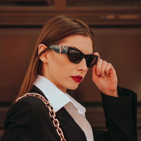 summer street classic sunglasses man woman v letter style sun glasses fashion full frame uv400 6 color option, White;black
summer street classic sunglasses man woman v letter style sun glasses fashion full frame uv400 6 color option, White;black