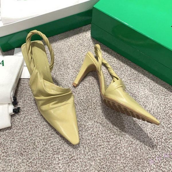 dress shoes 2021 french toe cap stiletto high heels retro sandals with straps size34-42 for women, Black
dress shoes 2021 french toe cap stiletto high heels retro sandals with straps size34-42 for women, Black