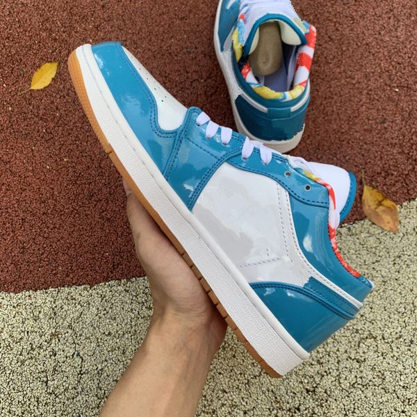 jumpman 1 1s low og basketball shoes men women blue raw rubber patent running sneakers dc6991-400 size 36-45
jumpman 1 1s low og basketball shoes men women blue raw rubber patent running sneakers dc6991-400 size 36-45
