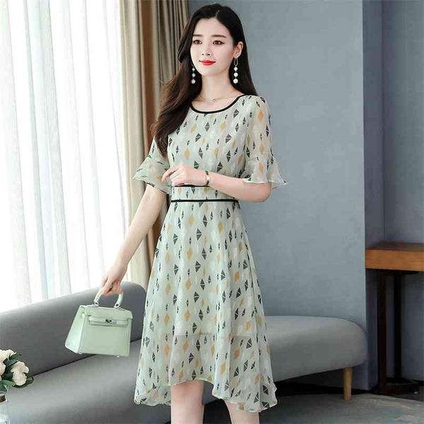 elegant fashion print chiffon beach dresses summer vintage 3xl plus size o-neck midi sundress party bodycon women vestidos 210528, Black;gray
elegant fashion print chiffon beach dresses summer vintage 3xl plus size o-neck midi sundress party bodycon women vestidos 210528, Black;gray