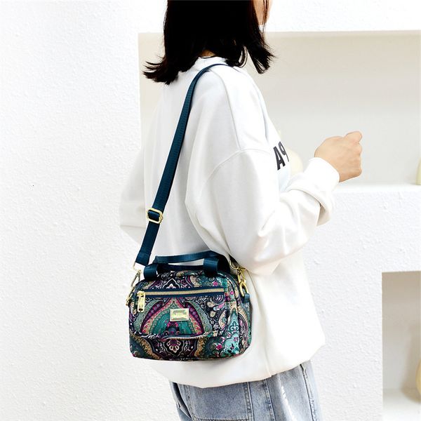 nylon cloth multi pocket fashion handbag 2021 new trend autumn and winter single shoulder messenger small square bag
nylon cloth multi pocket fashion handbag 2021 new trend autumn and winter single shoulder messenger small square bag