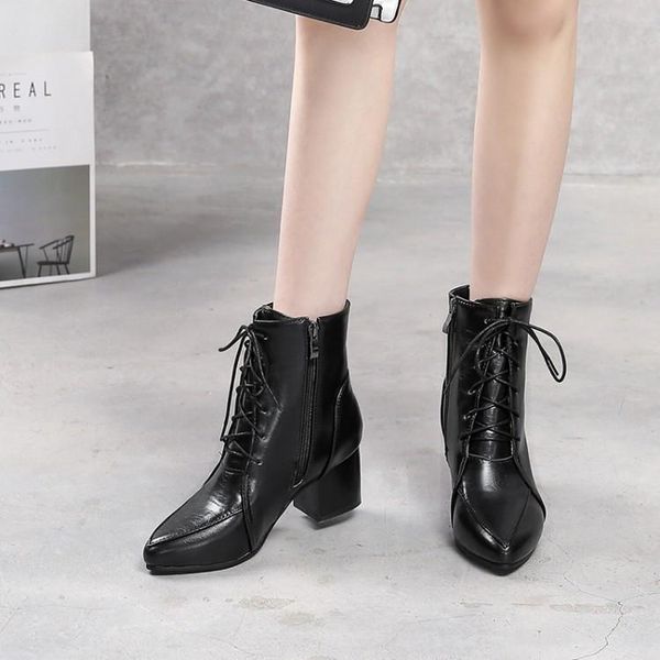 boots oversized 13 14 short-barreled with pointed, thick heel, front lace, side zipper and cross strap, Black
boots oversized 13 14 short-barreled with pointed, thick heel, front lace, side zipper and cross strap, Black