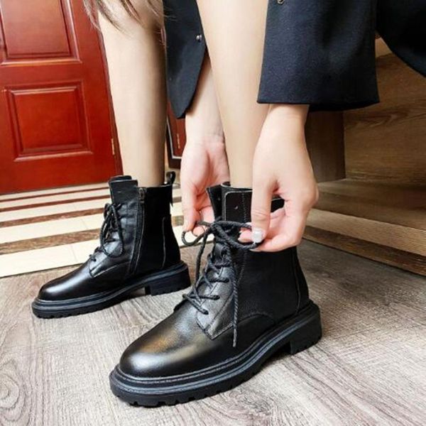 boots female leather 2021 spring british style simple round toe front lace retro thick heel short single tide, Black 
boots female leather 2021 spring british style simple round toe front lace retro thick heel short single tide, Black