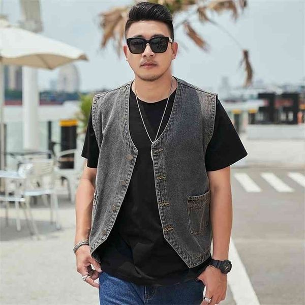 plus size 6xl 7xl 8xl summer single-breasted men's washed gray denim vest coat fashion loose male sleeveless jeans jacket 210925, Black;white
plus size 6xl 7xl 8xl summer single-breasted men's washed gray denim vest coat fashion loose male sleeveless jeans jacket 210925, Black;white