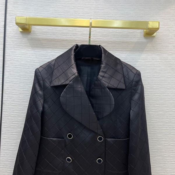 women's suits & blazers luxury black plaid blazer coat for women 3d cut lapel slim fashion double breasted lady winter 2021, White;black
women's suits & blazers luxury black plaid blazer coat for women 3d cut lapel slim fashion double breasted lady winter 2021, White;black