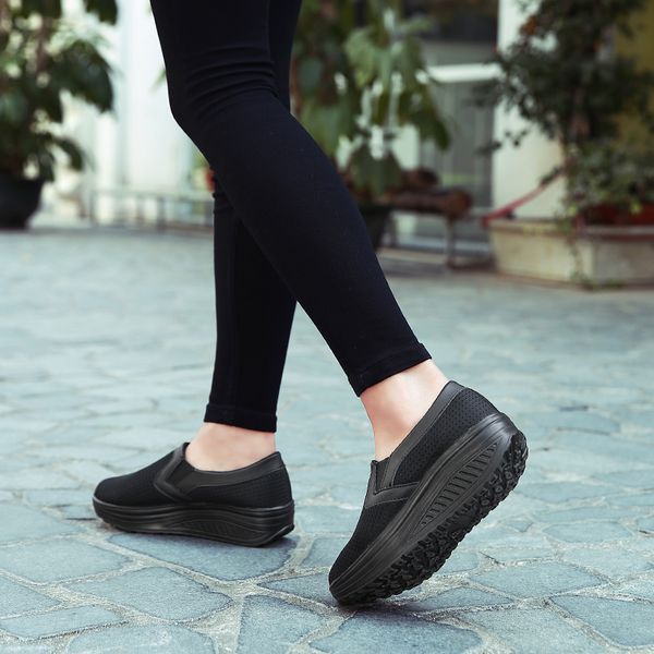 2021 men women sports running shoes breathable mesh triple black navy blue pink outdoor increase runners sneakers size 35-42 wy34-1608
2021 men women sports running shoes breathable mesh triple black navy blue pink outdoor increase runners sneakers size 35-42 wy34-1608