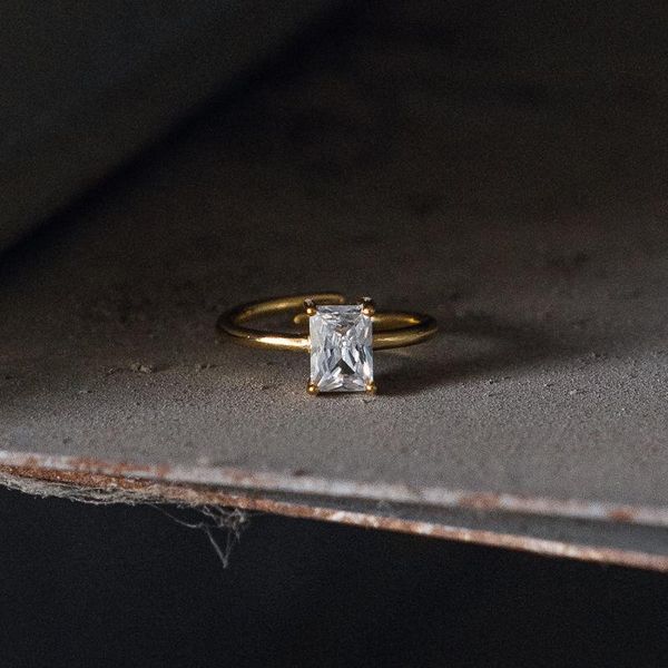 original silver inlaid faceted white crystal opening adjustable ring retro elegant light luxury charm female jeweler cluster rings, Golden;silver
original silver inlaid faceted white crystal opening adjustable ring retro elegant light luxury charm female jeweler cluster rings, Golden;silver