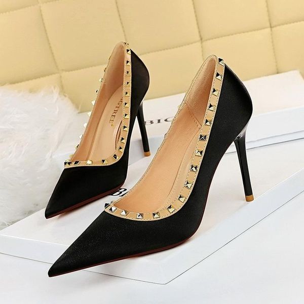 sandals 2021 luxury women green high heels rivets pumps stiletto silk female scarpins plus size wedding bridal prom shoes, Black
sandals 2021 luxury women green high heels rivets pumps stiletto silk female scarpins plus size wedding bridal prom shoes, Black