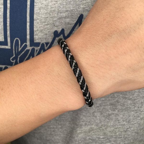 charm bracelets 2021 leather bracelet men's punk woven view stainless steel exquisite snap wire braided hand rope ph525, Golden;silver
charm bracelets 2021 leather bracelet men's punk woven view stainless steel exquisite snap wire braided hand rope ph525, Golden;silver