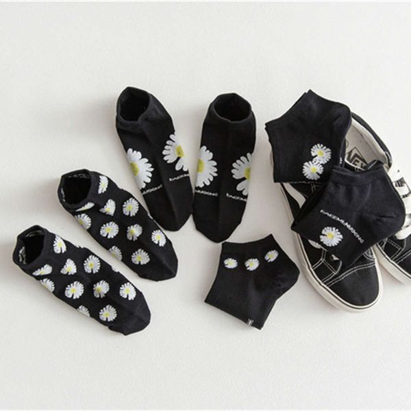 5 pairs set original solid daisy patterned cotton women socks summer breathable casual female ankle couples joker sox, Black;white
5 pairs set original solid daisy patterned cotton women socks summer breathable casual female ankle couples joker sox, Black;white