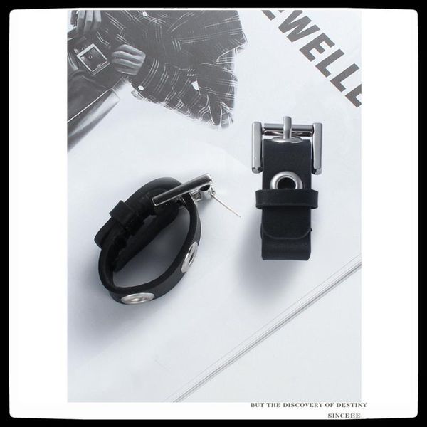 stud sexmara 2021 punk fashion exaggerated personality buckle leather cool earrings for women girls party jewelry gift, Golden;silver
stud sexmara 2021 punk fashion exaggerated personality buckle leather cool earrings for women girls party jewelry gift, Golden;silver
