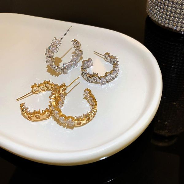 hoop & huggie 2021 korean shining zircon earrings for women fashion jewelry luxury crystal oorbellen brincos party bijoux, Golden;silver
hoop & huggie 2021 korean shining zircon earrings for women fashion jewelry luxury crystal oorbellen brincos party bijoux, Golden;silver