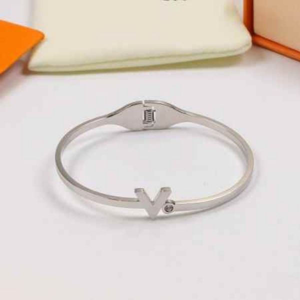 titanium steel high polished bangle women love designer bracelets four-leaf flower silver rose gold bangles v letter logo printed fashion je, Black
titanium steel high polished bangle women love designer bracelets four-leaf flower silver rose gold bangles v letter logo printed fashion je, Black