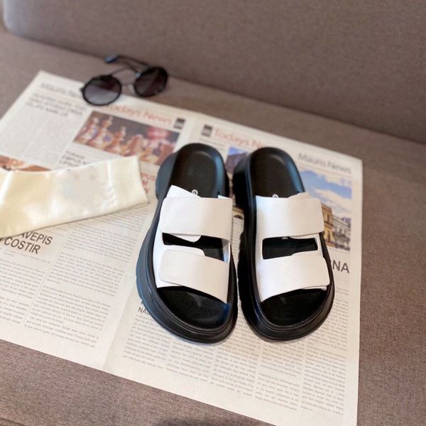 2021ss spring and summer new thick soled slippers fashion leather british flat bottom women's sandals high end zly zly, Black
2021ss spring and summer new thick soled slippers fashion leather british flat bottom women's sandals high end zly zly, Black