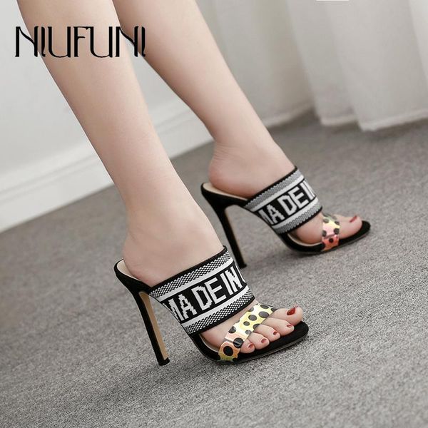 women's slipper 2021 fashion flying woven color pvc matching sandals and slippers thin high heels letter female, Black
women's slipper 2021 fashion flying woven color pvc matching sandals and slippers thin high heels letter female, Black