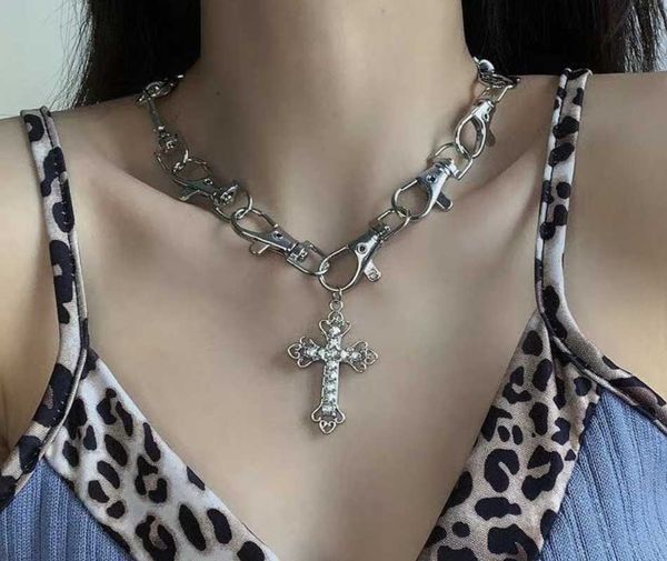 chokers explosive push open the door full of diamond cross pendant clavicle chain personality punk men and women dark hip-hop couple, Golden;silver
chokers explosive push open the door full of diamond cross pendant clavicle chain personality punk men and women dark hip-hop couple, Golden;silver