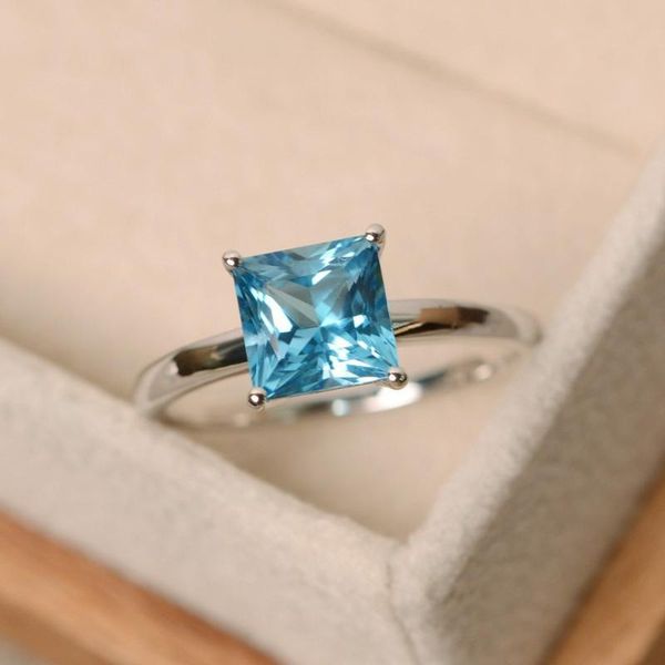 cluster rings european and american temperament aquamarine ring female models s925 sterling silver to send girlfriends gift creative, Golden;silver
cluster rings european and american temperament aquamarine ring female models s925 sterling silver to send girlfriends gift creative, Golden;silver