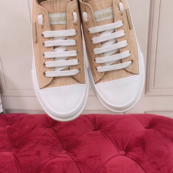2021 casual canvas shoe man woman men women shoes rubber platform inspired by motocross tires defines unusual design of these nylon gabardin, Black;red
2021 casual canvas shoe man woman men women shoes rubber platform inspired by motocross tires defines unusual design of these nylon gabardin, Black;red