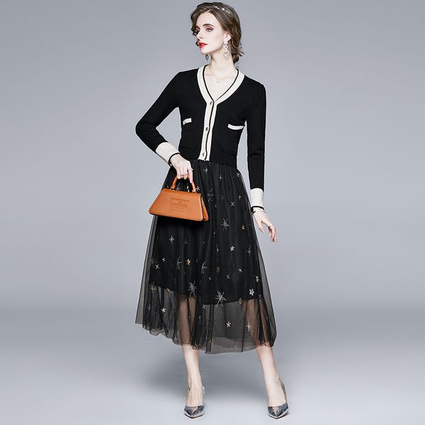 winter designer elegant women suits black office party ladies v neck knitted sweaters +mesh a-line midi skirt two piece set 210525, White
winter designer elegant women suits black office party ladies v neck knitted sweaters +mesh a-line midi skirt two piece set 210525, White