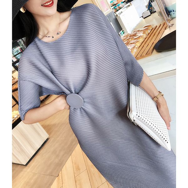 2021miyake pleated dress women summer 2021 small circle long dress twill korean clothes fashion loose plus size irregular dress 8898, Black;gray
2021miyake pleated dress women summer 2021 small circle long dress twill korean clothes fashion loose plus size irregular dress 8898, Black;gray