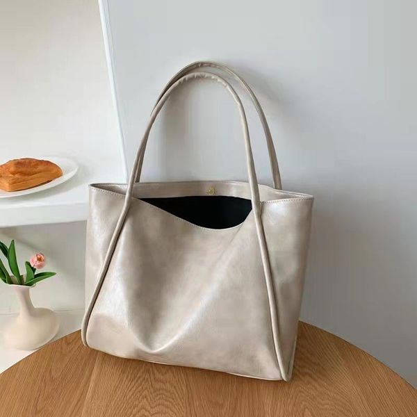 evening bags soft surface large-capacity women's bag western style retro simple shoulder commuter leisure tote
evening bags soft surface large-capacity women's bag western style retro simple shoulder commuter leisure tote