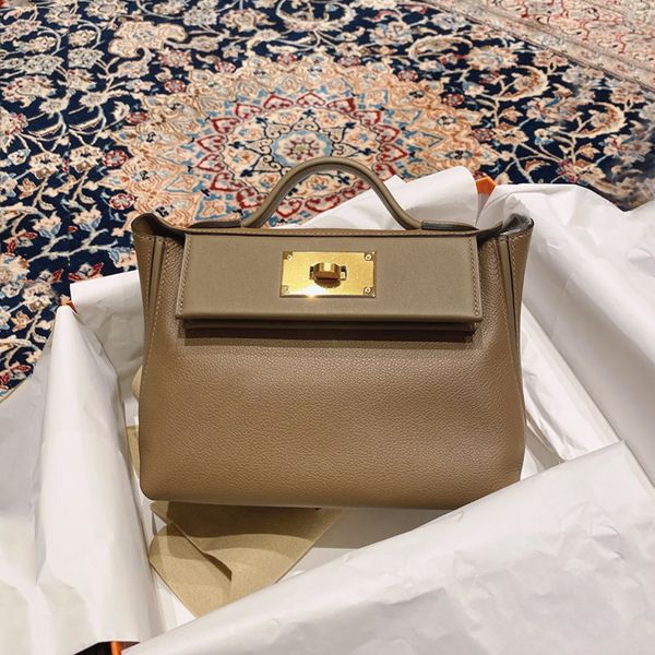 75% off luxury handbag new head leather wing one shoulder carrying bag, mini dumpling and bag u3h2
75% off luxury handbag new head leather wing one shoulder carrying bag, mini dumpling and bag u3h2