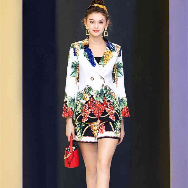 short spring fashion runway two female garments printing sequins blazer and shorts suit, White;black
short spring fashion runway two female garments printing sequins blazer and shorts suit, White;black