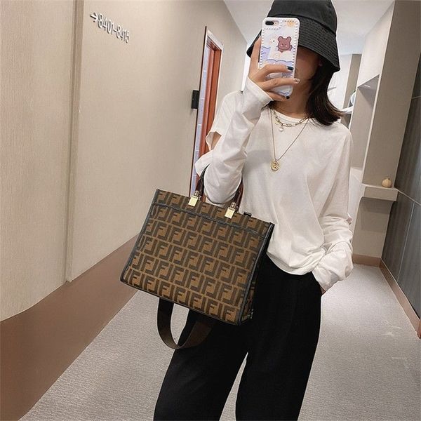factory online sale little book net red the same tote bag family printed big women's portable shoulder bag new trend
factory online sale little book net red the same tote bag family printed big women's portable shoulder bag new trend