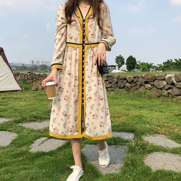 casual dresses autumn 2021 french retro temperament mid-length yellow floral dress female thin a-line, Black;gray
casual dresses autumn 2021 french retro temperament mid-length yellow floral dress female thin a-line, Black;gray