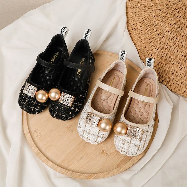 70% off factory online children's soft sole single shoes 2021 korean version new pearl square buckle fashion children's one word b, Black
70% off factory online children's soft sole single shoes 2021 korean version new pearl square buckle fashion children's one word b, Black