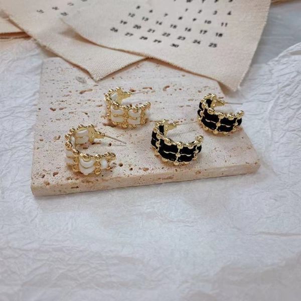 cool simple small fragrance c-type woven earrings
cool simple small fragrance c-type woven earrings