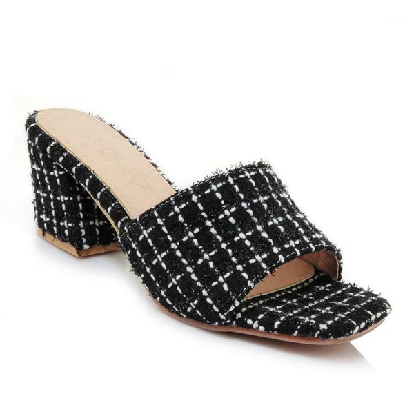 18-year-old fashion square head plaid with thick size code 32-43 wearing sandals and slippers 18651, Black
18-year-old fashion square head plaid with thick size code 32-43 wearing sandals and slippers 18651, Black