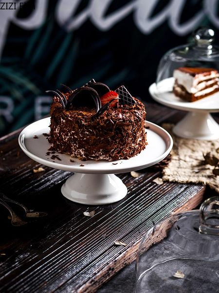 nordic style retro ceramics cake plate glass cover dessert table display stand tray home kitchen decoration festive party other bakeware
nordic style retro ceramics cake plate glass cover dessert table display stand tray home kitchen decoration festive party other bakeware