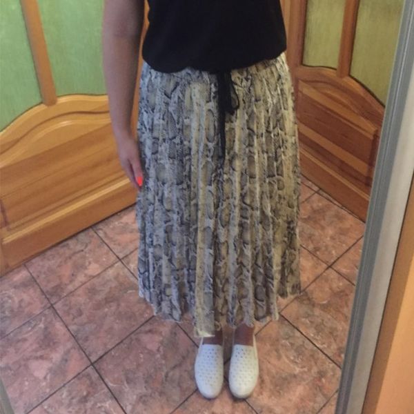autumn and winter 2021 snake print skirt with drawstring wrinkled pleated skirt elastic high waist bottomed skirt, Black;red
autumn and winter 2021 snake print skirt with drawstring wrinkled pleated skirt elastic high waist bottomed skirt, Black;red