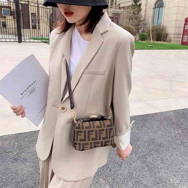 factory shop small fashion leisure pillow mini portable lunch box one shoulder straddle women's bag
factory shop small fashion leisure pillow mini portable lunch box one shoulder straddle women's bag